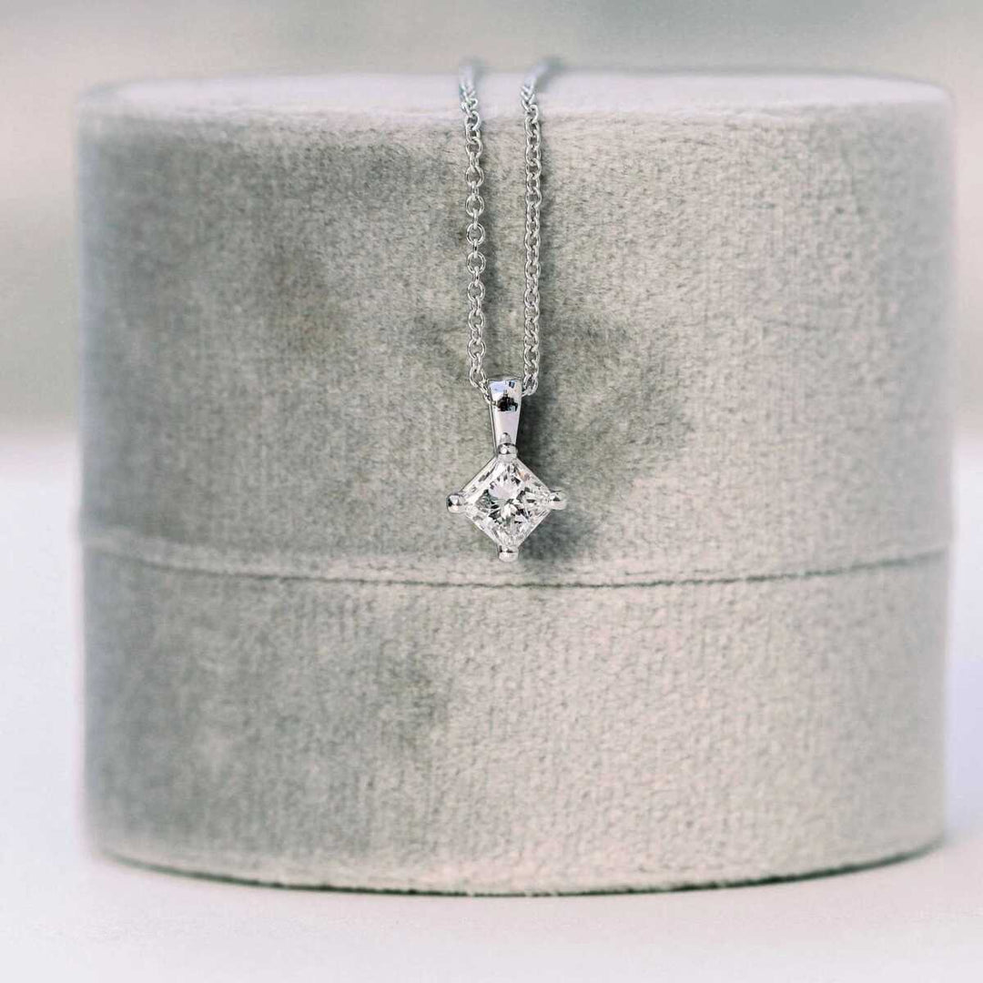 compass-set-lab-created-diamond-pendant-_AD-282_0-50_wgp_d