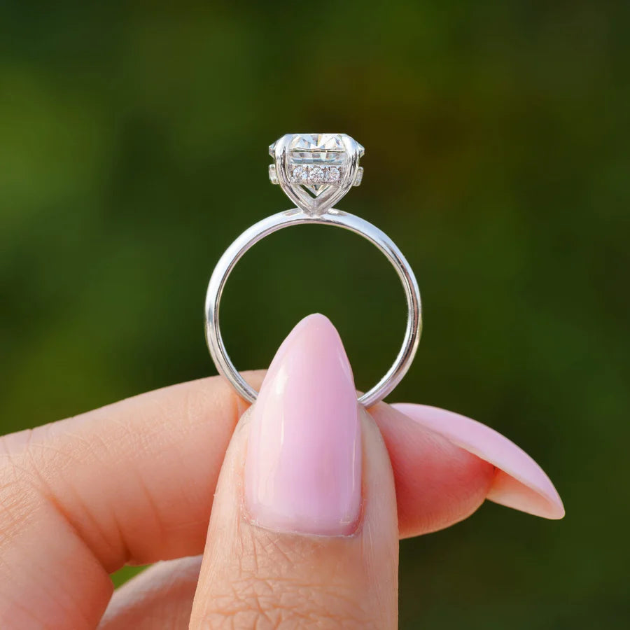 hidden-halo-engagement-rings-elena-silver_3ac9adac-7fe5-4b09-9eac-452168dd031d
