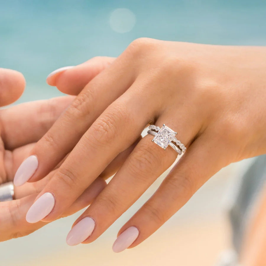 silver-affordable-engagement-ring-camille_4a2792c5-0416-43cd-85d9-4a8c0da65b3b