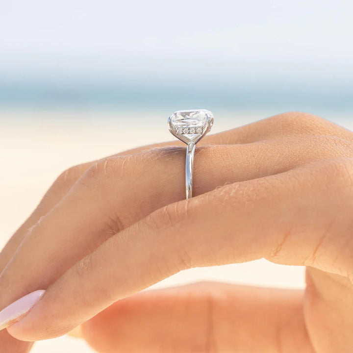 stunning-engagement-rings-claire-silver_b0b31a87-f99a-47b5-95a7-925c2460ce60